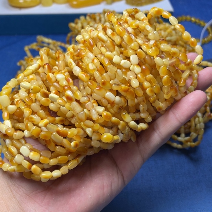 未镶嵌琥珀珠宝奇石