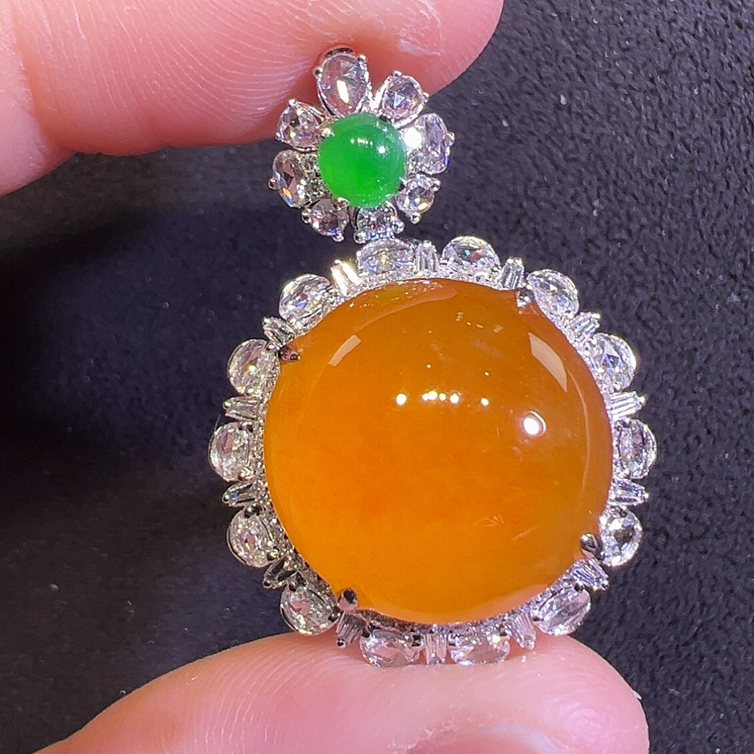 翡翠18K金镶嵌戒指15.1正圆