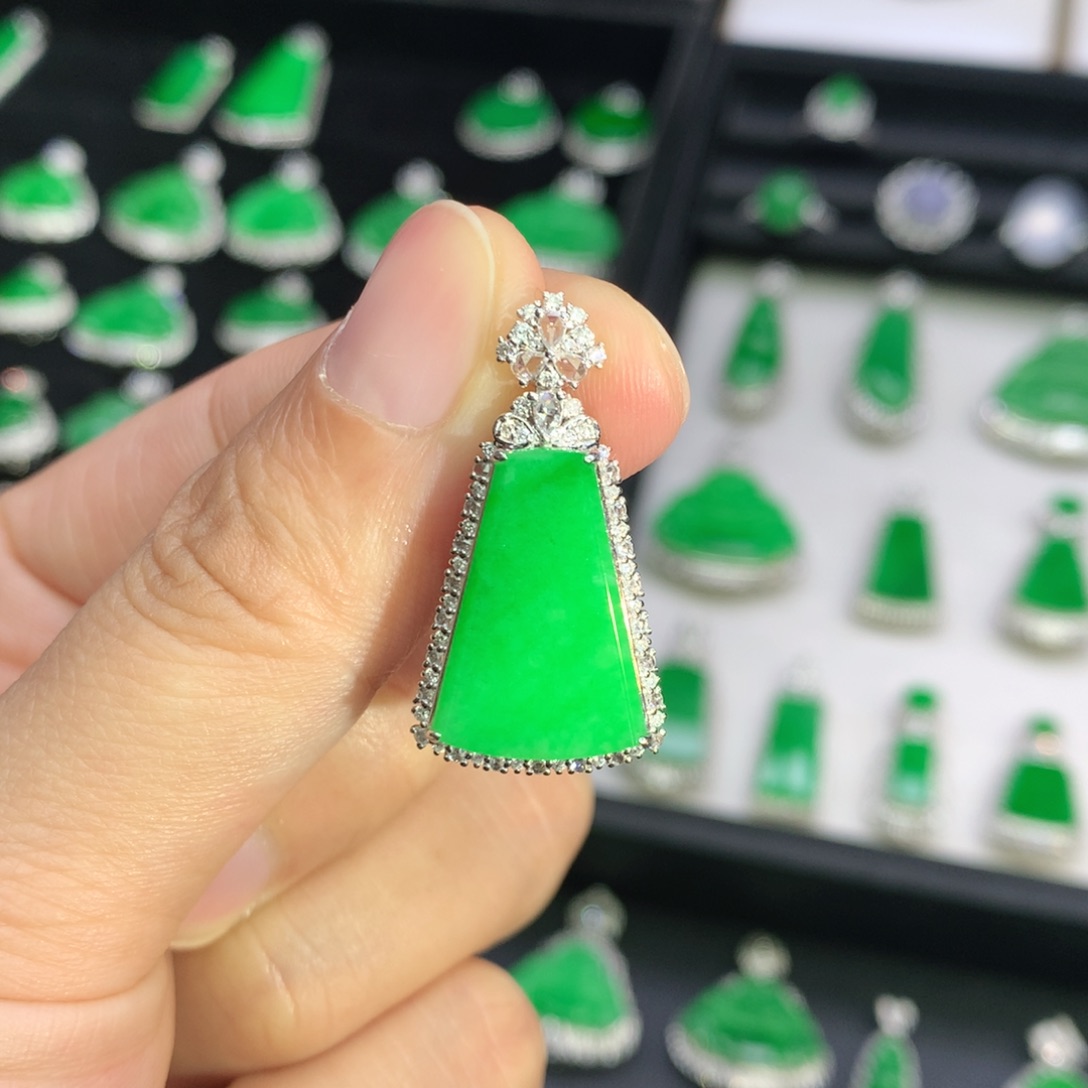 翡翠18K金镶嵌吊坠(不含链)