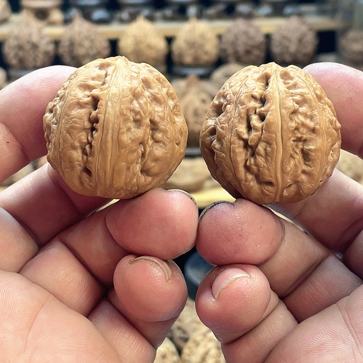 文玩核桃把件龙珠35