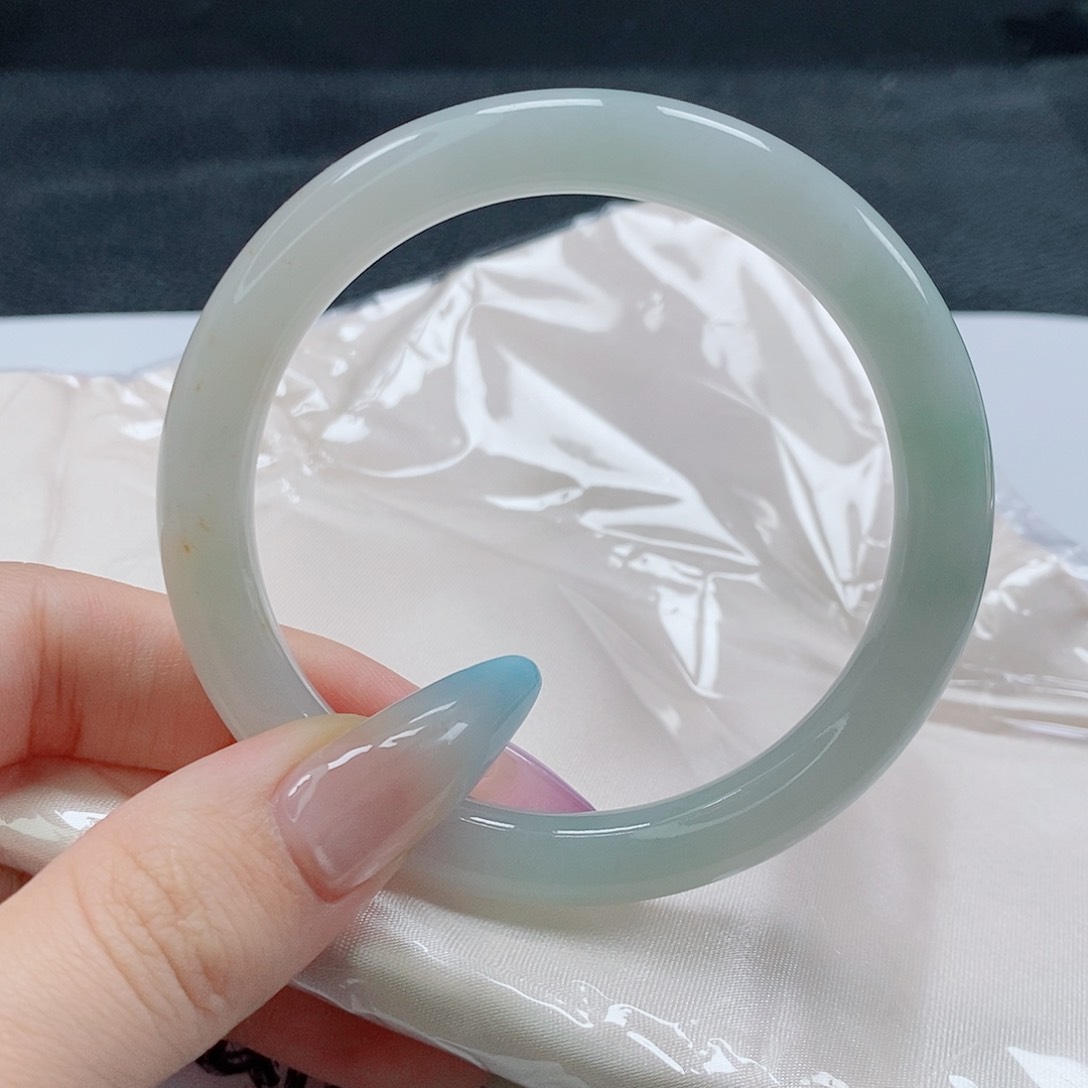 【闪购商品】未镶嵌手镯（圆镯）翡翠318号