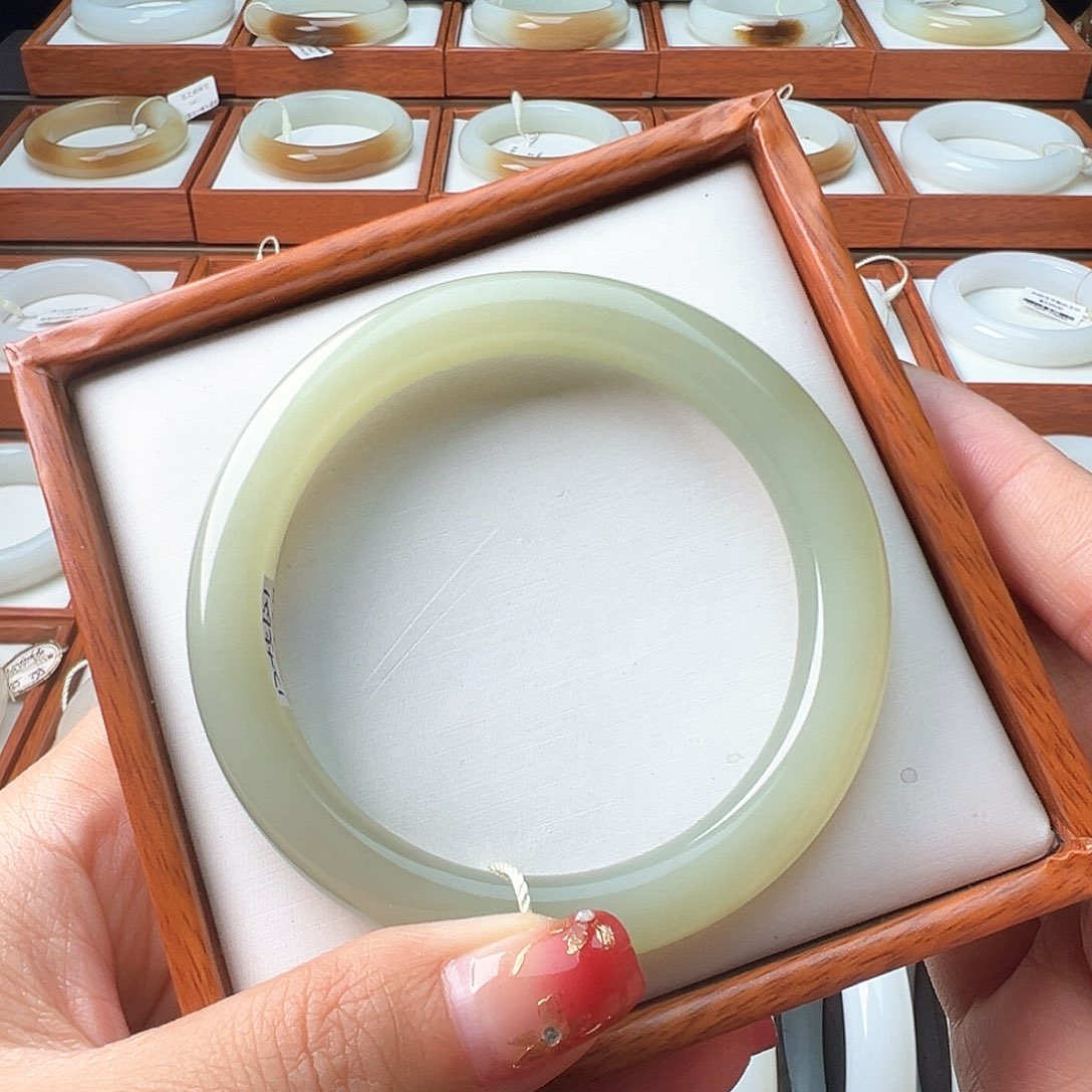 和田玉手镯未镶嵌59