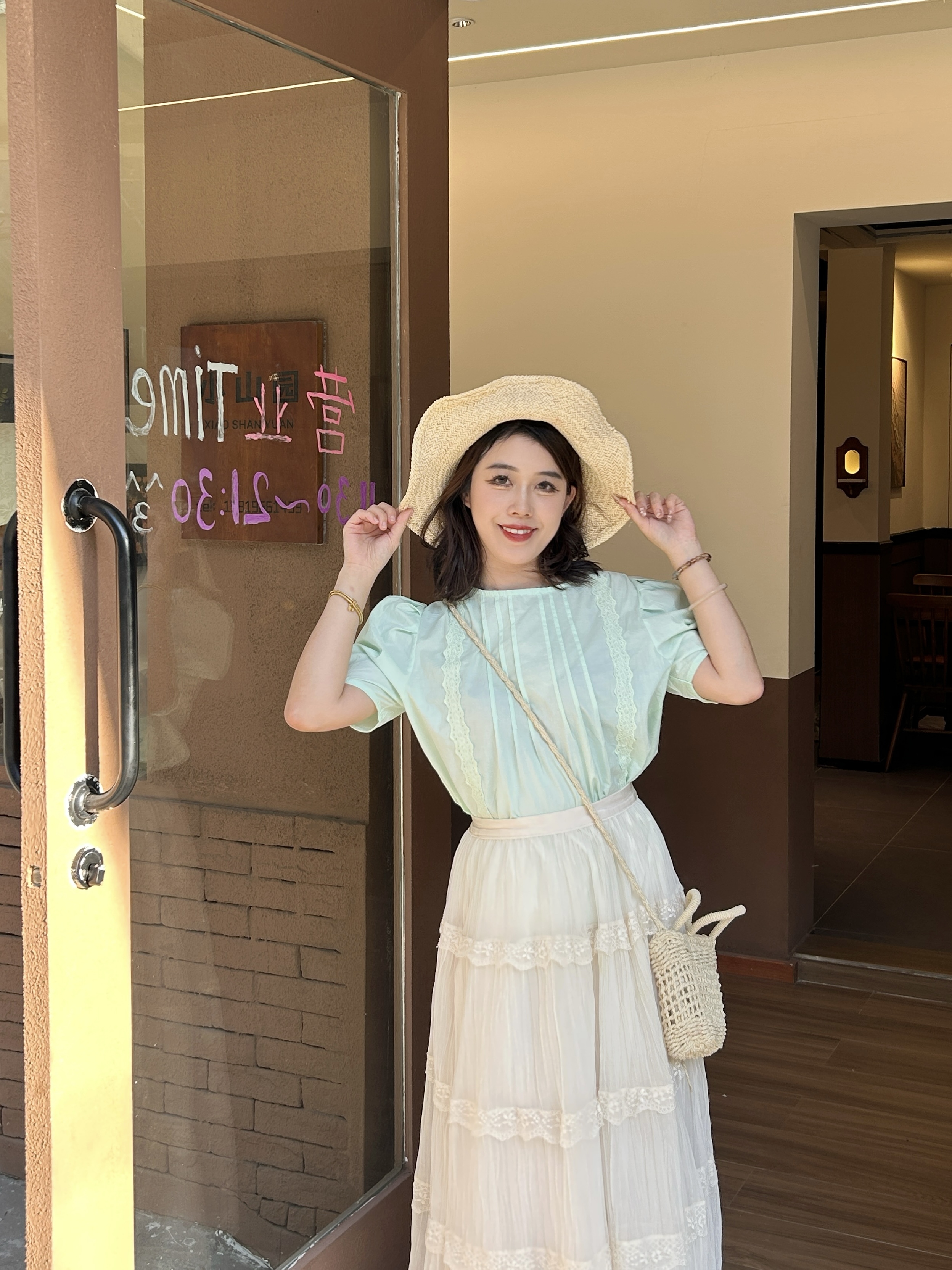 法式泡泡袖褶皱衬衫女夏季薄款宽松显瘦高级感小香风短袖上衣