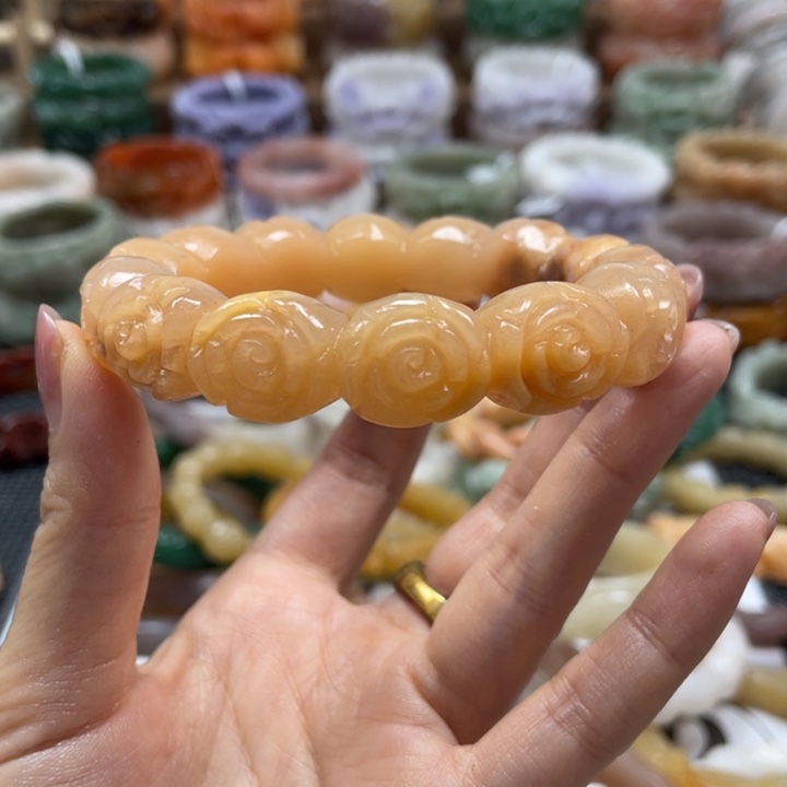 未镶嵌手镯石英质玉
