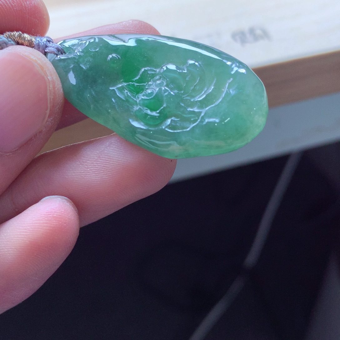 翡翠颈饰未镶嵌吊坠