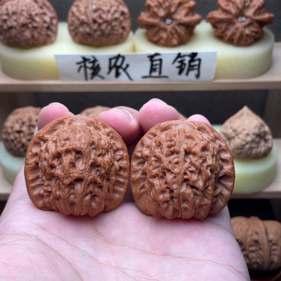 文玩核桃吊坠血麒麟40➕，45克