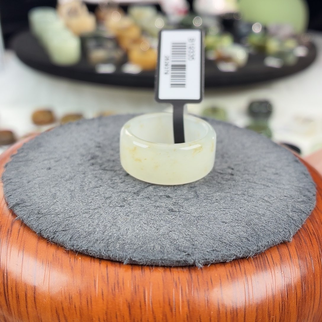 和田玉未镶嵌戒指b26桂花圆切17.7