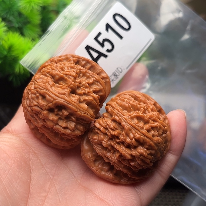 哥***人把件桃核白狮子46