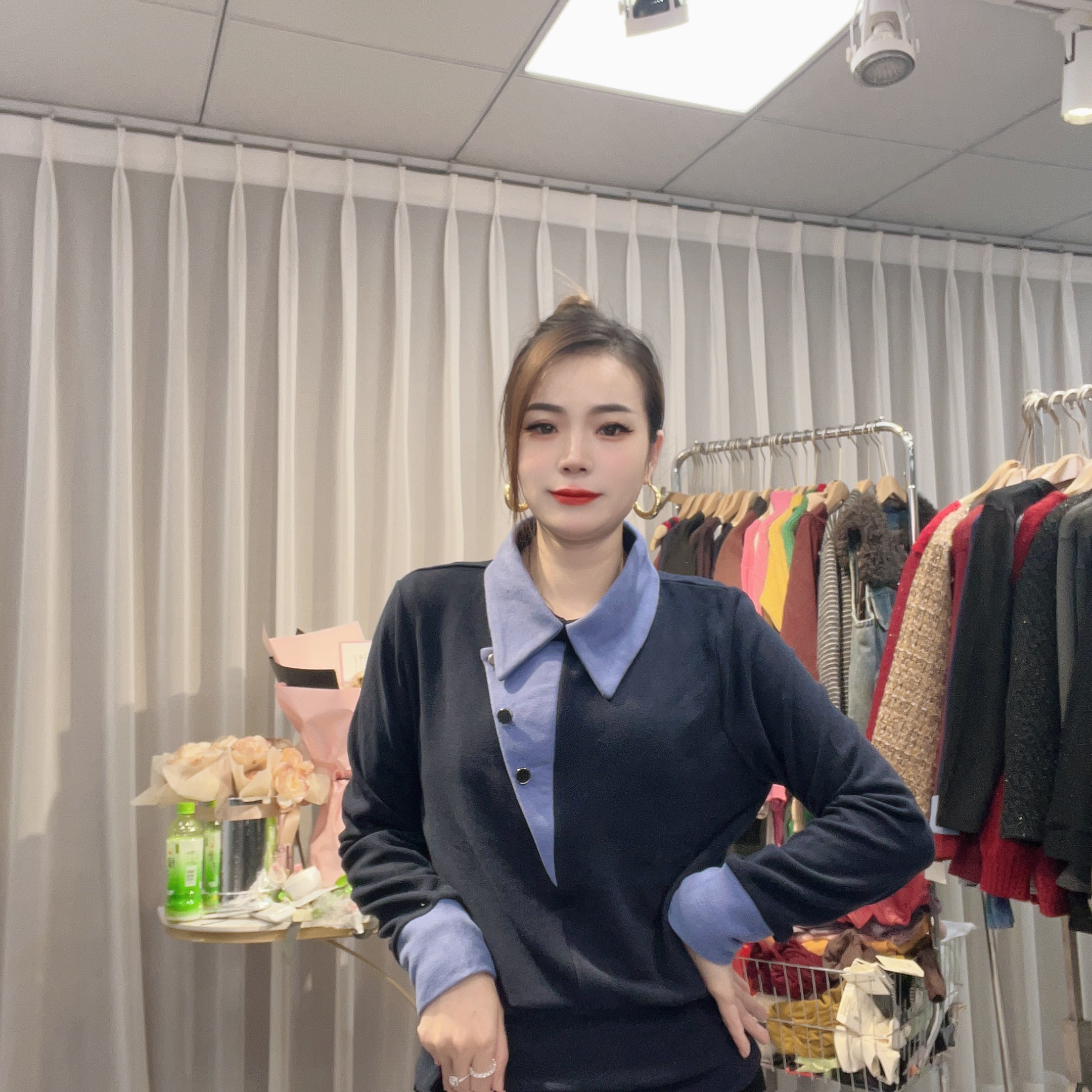 大美小美 秋冬新款撞色翻领加绒长袖宽松显瘦百搭女士