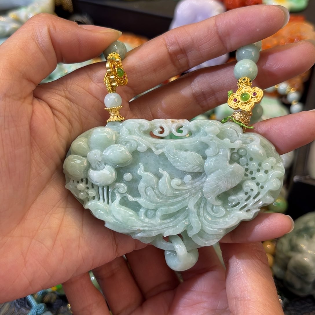 翡翠颈饰未镶嵌待编款