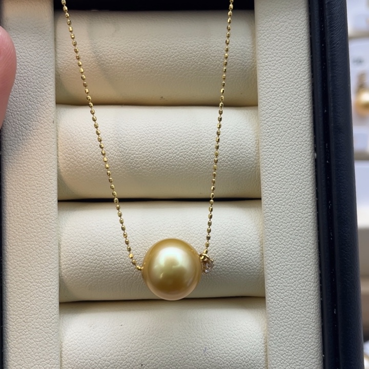 海水珍珠颈饰18K金镶嵌11.4mm（折后价）