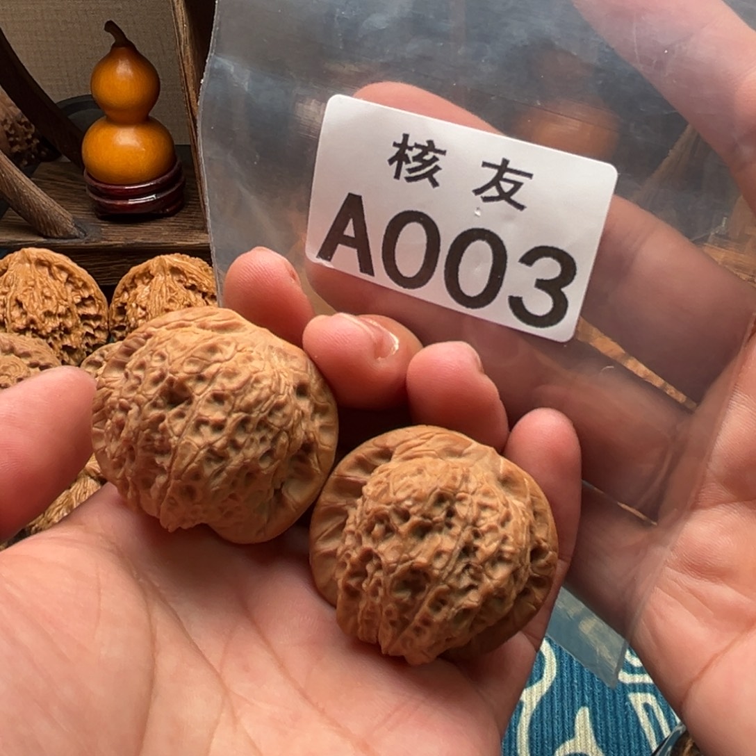 吊坠文玩核桃血麒麟