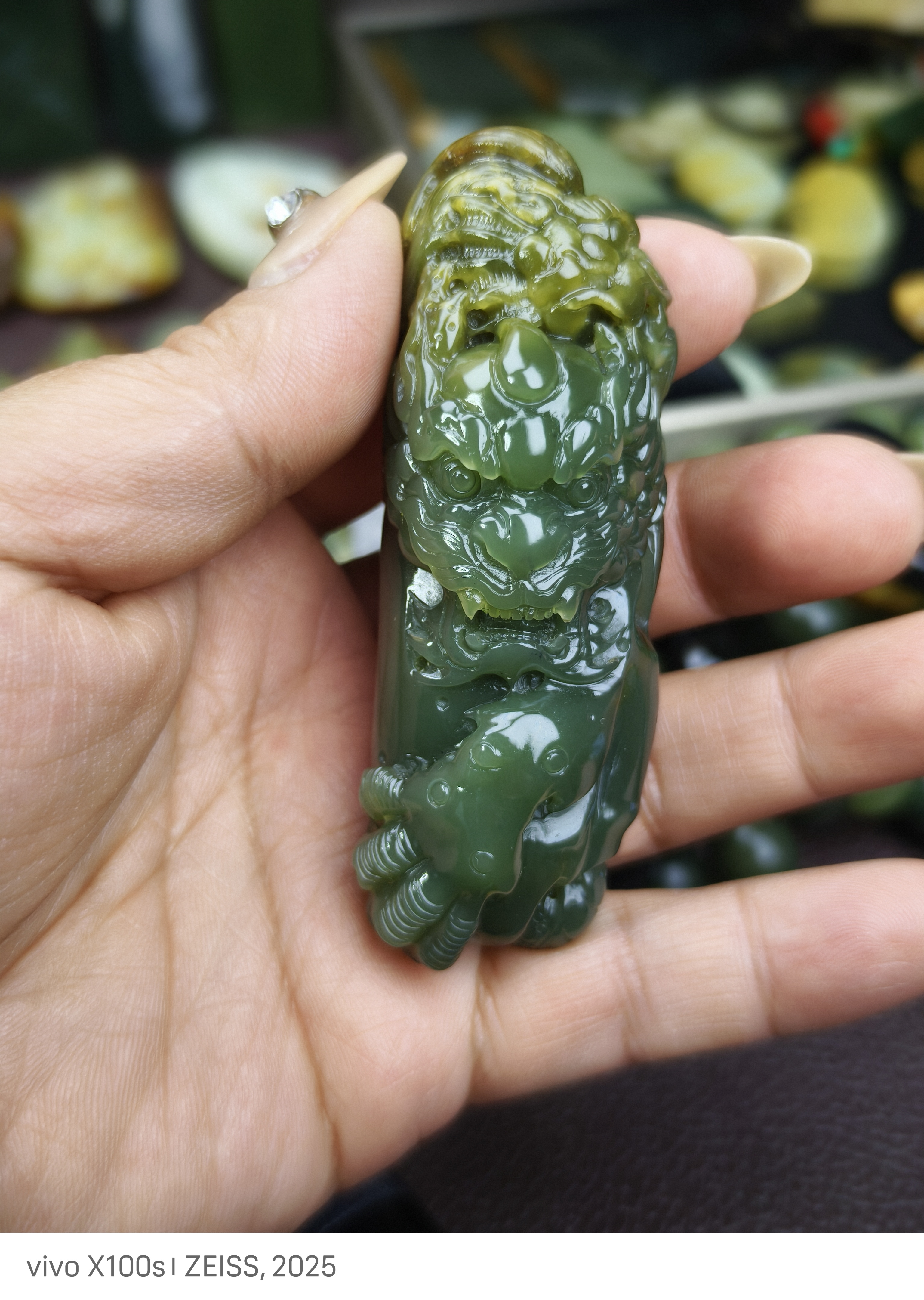 河磨玉望子成龙手把件