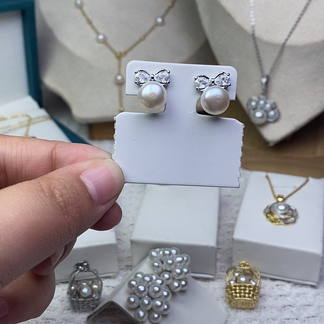 淡水珍珠银S925镶嵌耳饰