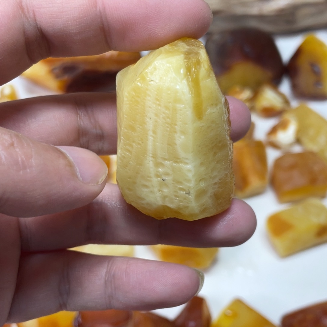 定制琥珀未镶嵌原矿琥珀