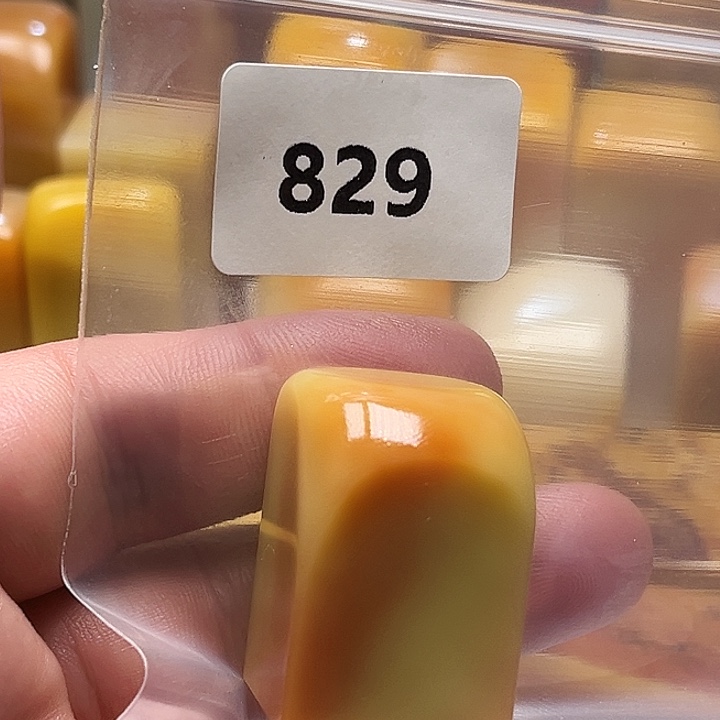 卧***弦老挝石老挝石北部黄