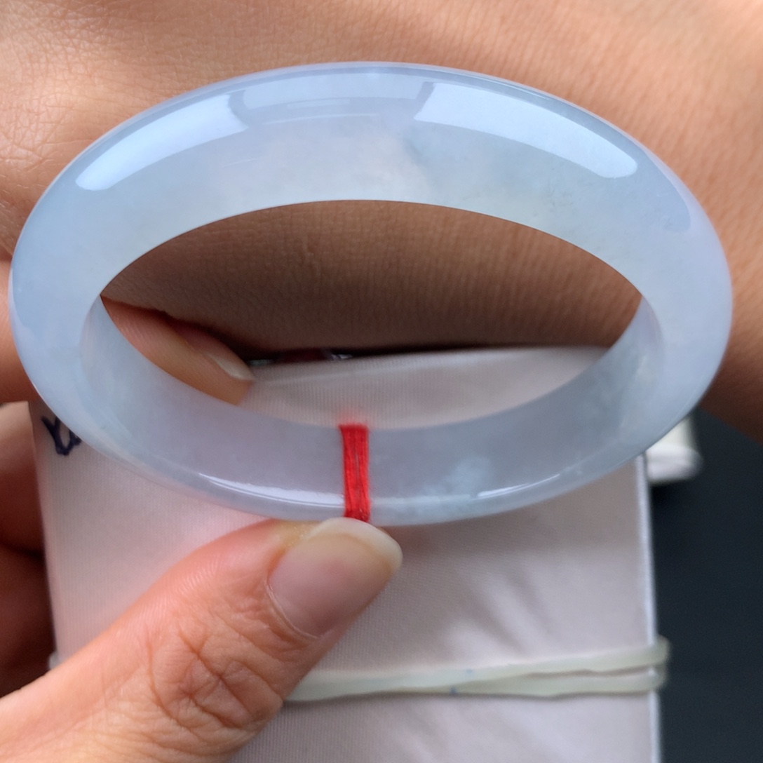 翡翠未镶嵌手镯冰透起光完美