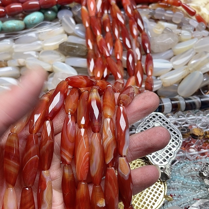 玛瑙/玉髓珠宝半成品未镶嵌一条8x30m红玛瑙桶珠