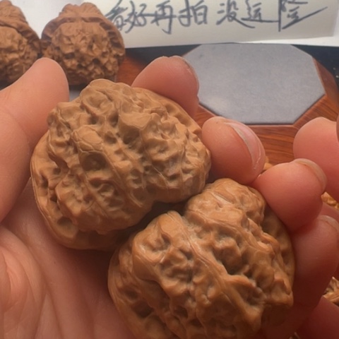 文玩核桃把件球***瞳边40左右
