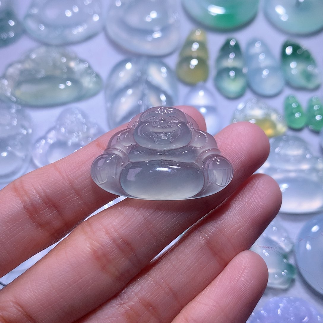【闪购商品】翡翠颈饰未镶嵌佛