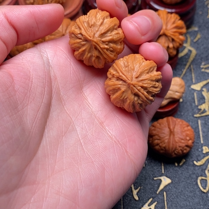 大***飞文玩核桃吊坠西瓜球