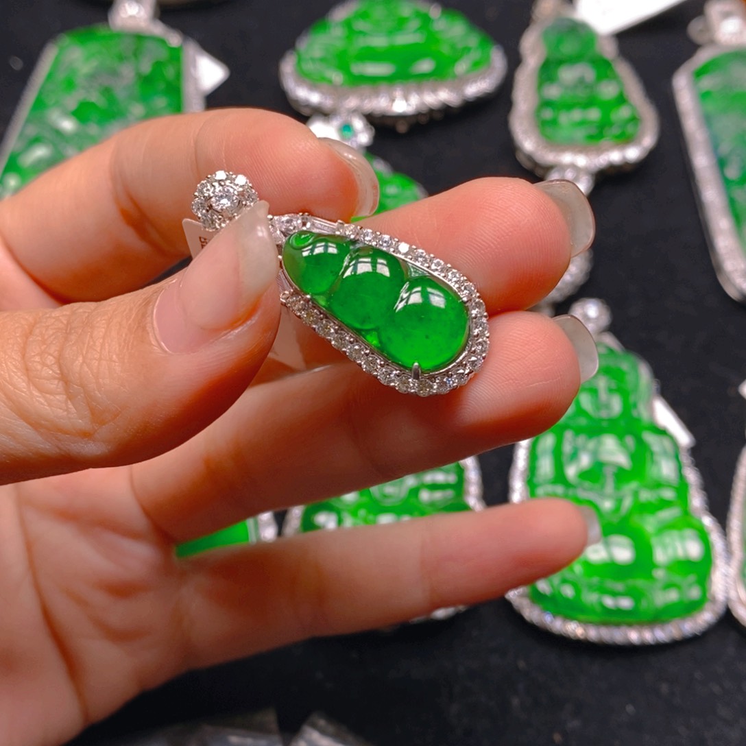 翡翠颈饰银S925镶嵌888888888