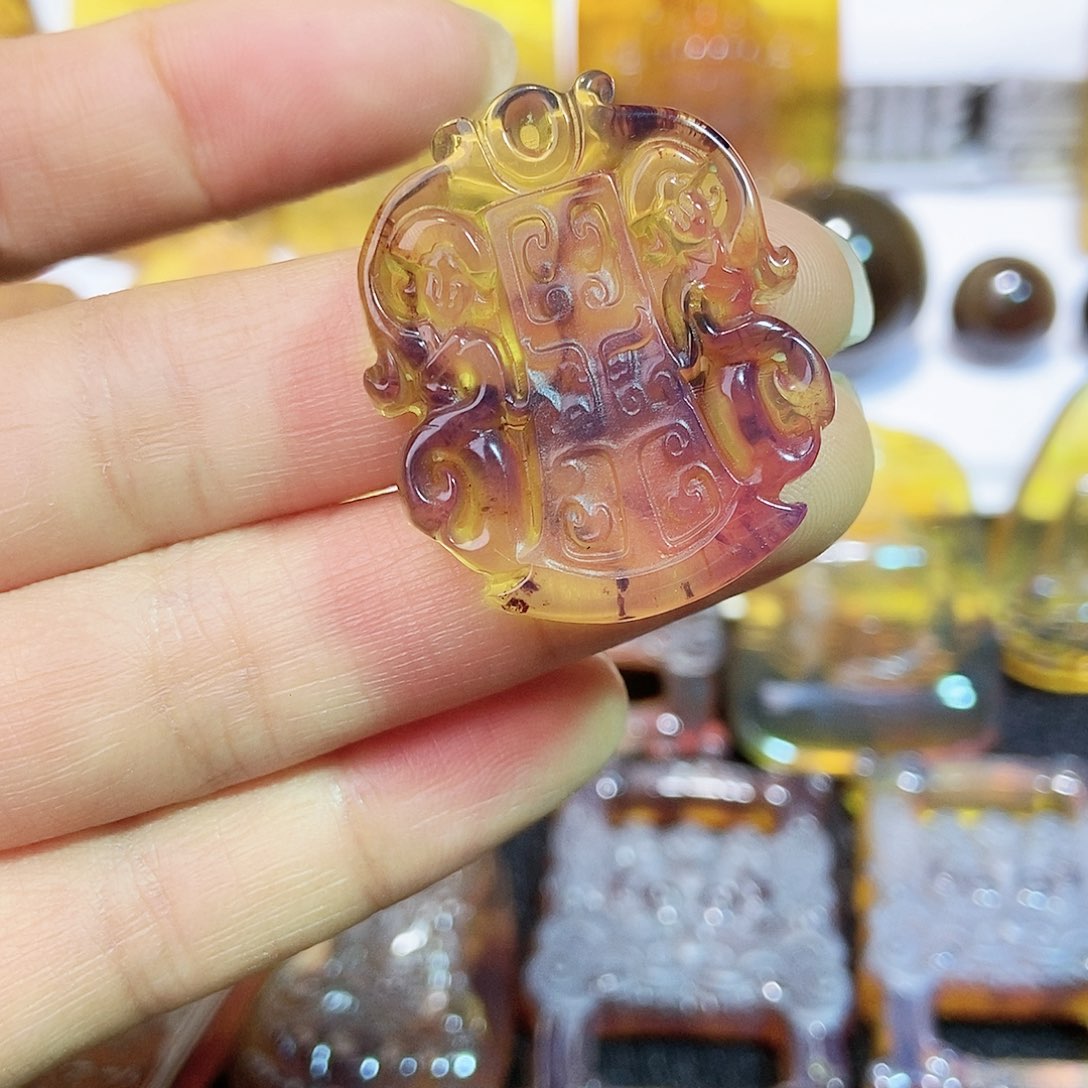 琥珀颈饰未镶嵌琥珀