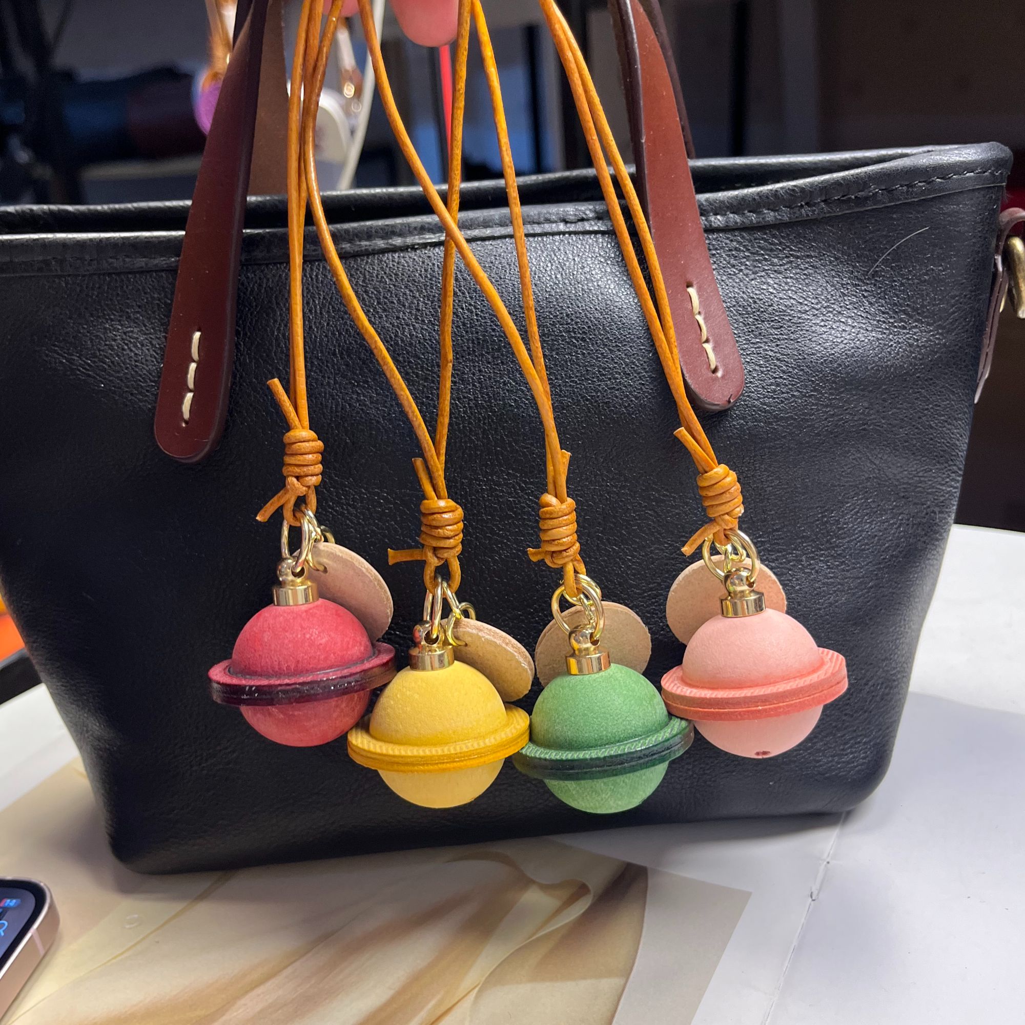 雾蜡皮小铃铛头层牛皮真皮挂件