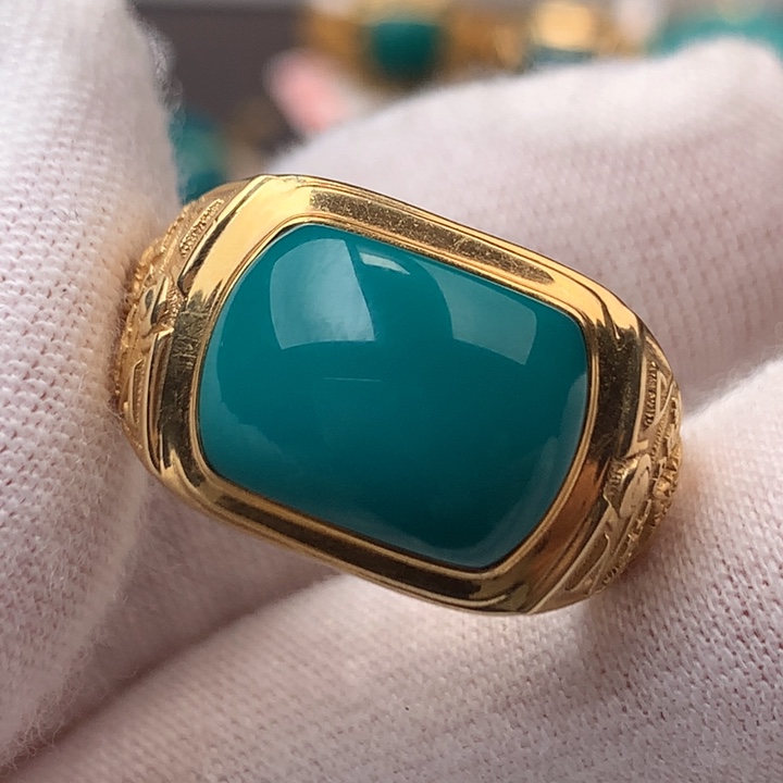 绿松石18K金镶嵌车挂