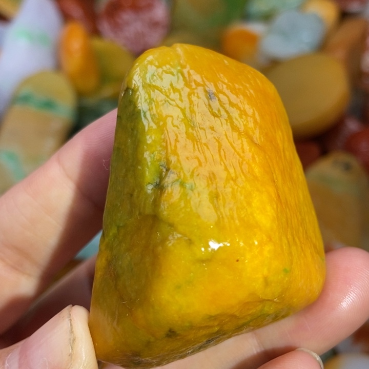 翡翠未镶嵌颈饰缅甸