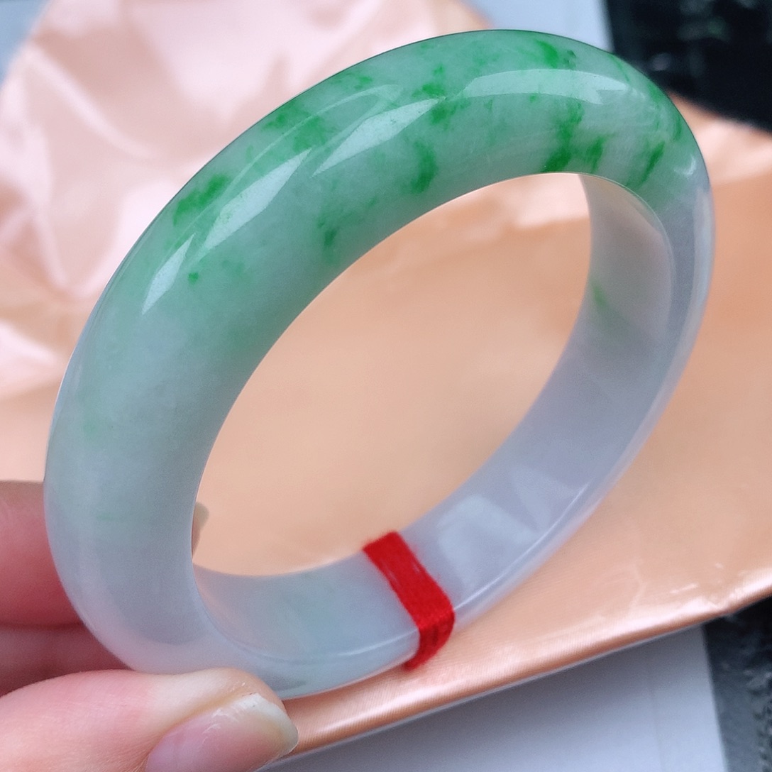 翡翠手镯未镶嵌天然