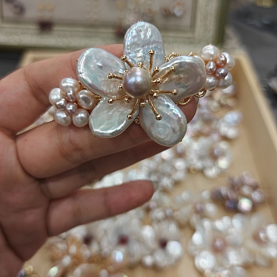 无非金属白色花花弹力夹