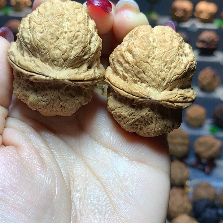 磊***哥吊坠文玩核桃圆锤金蟾