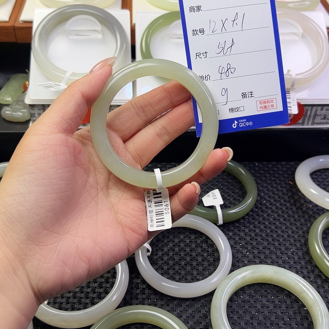 未镶嵌手镯和田玉う****！