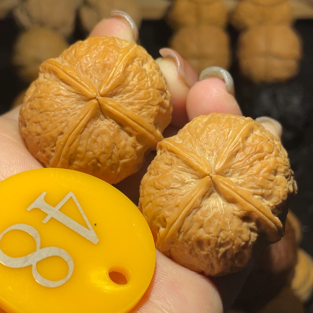 四棱35尺寸核桃。   