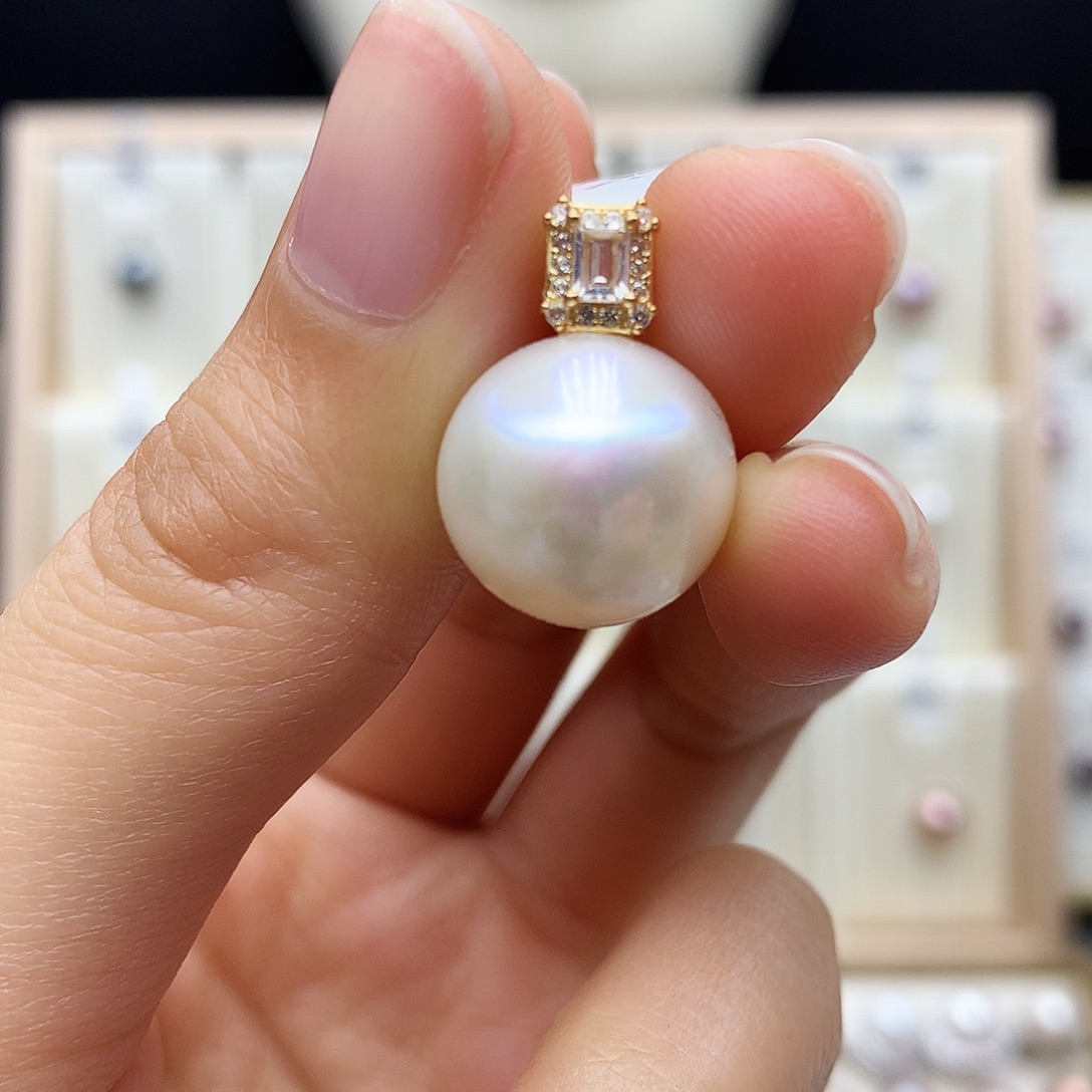 银S925镶嵌淡水珍珠吊坠(赠链)