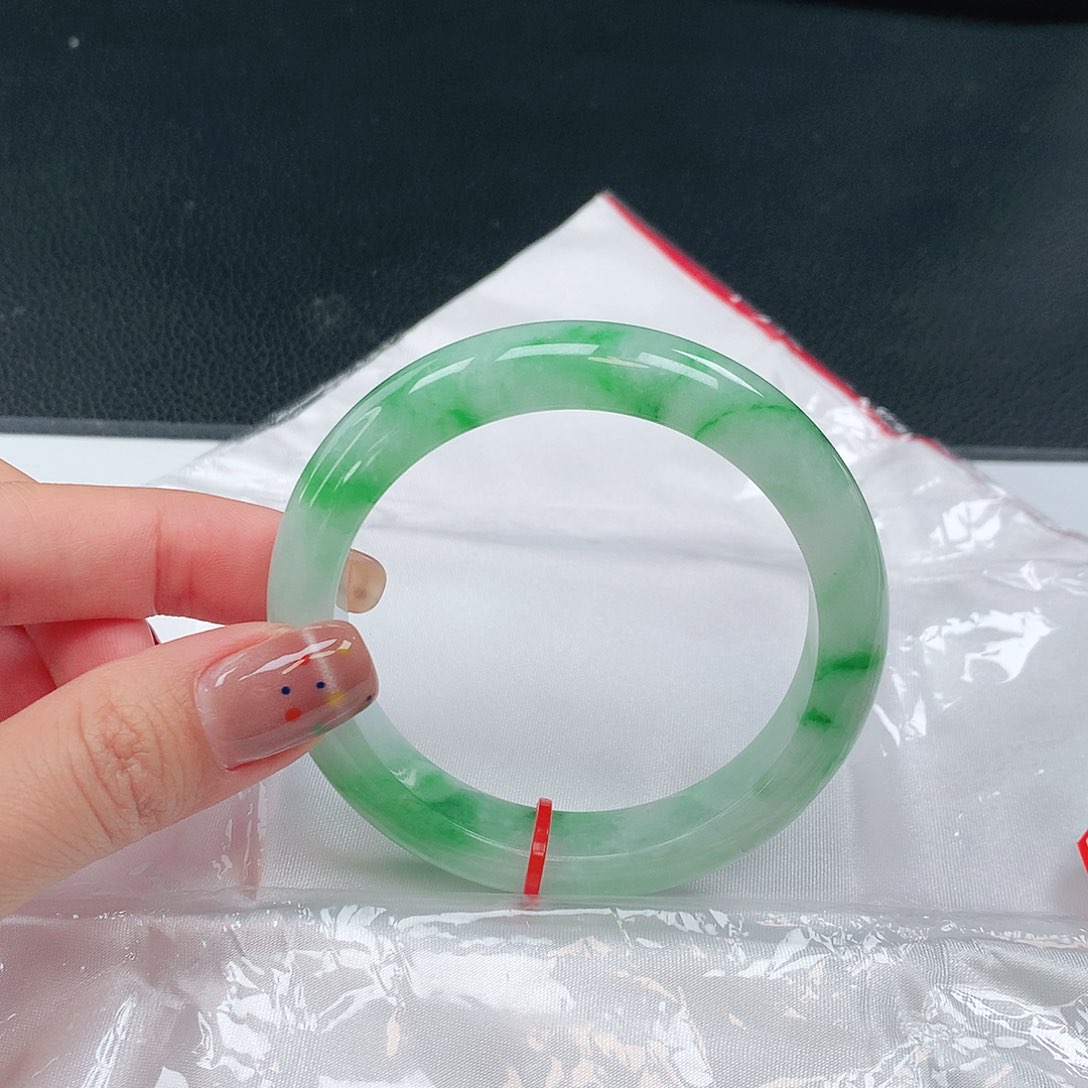 未镶嵌手镯翡翠824