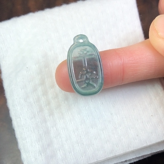 翡翠未镶嵌颈饰缅甸A货，每天下午1点半开播