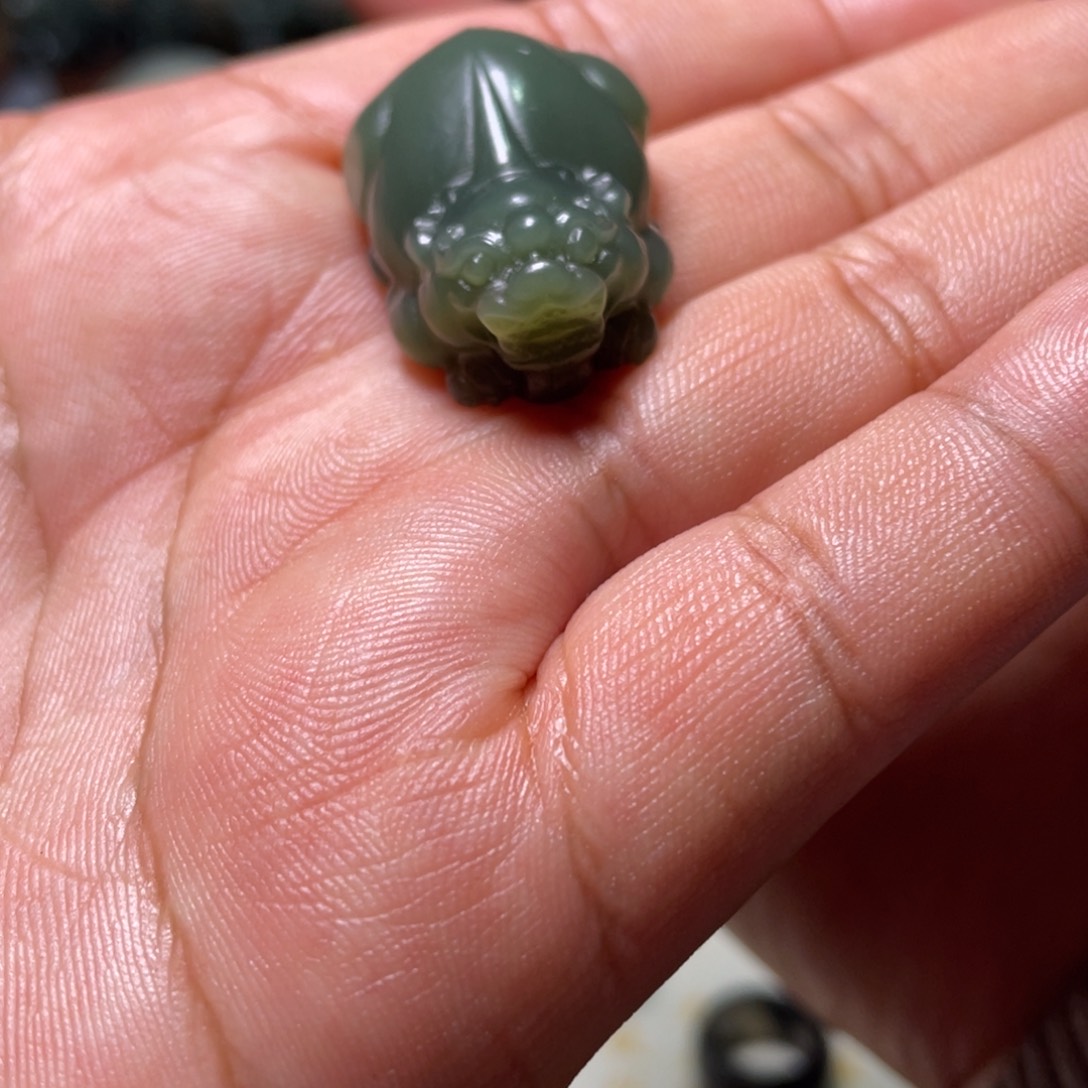 和田玉（糖玉）未镶嵌把件