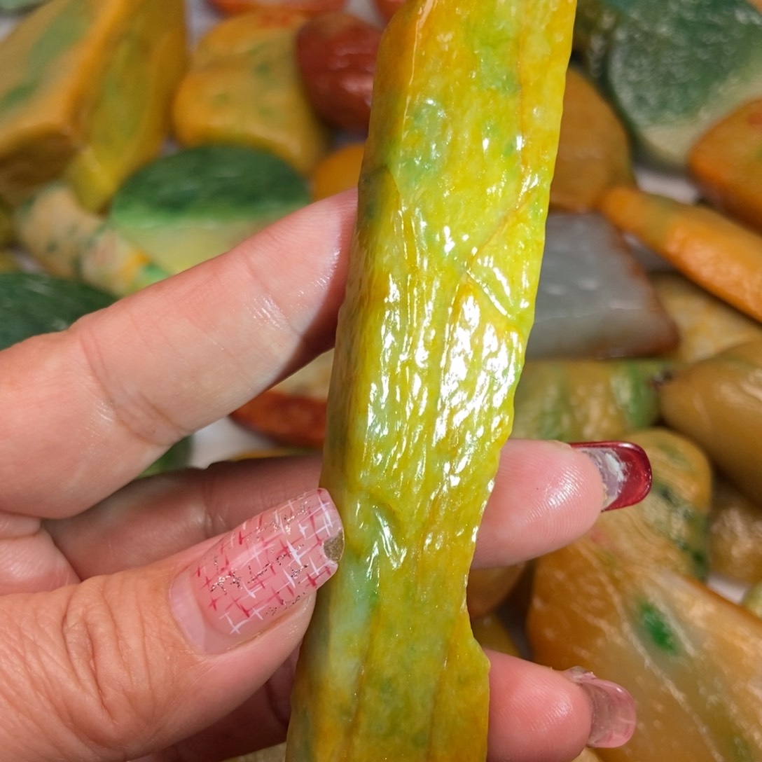 翡翠颈饰未镶嵌缅甸翡翠