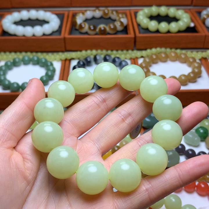 和田玉手串未镶嵌