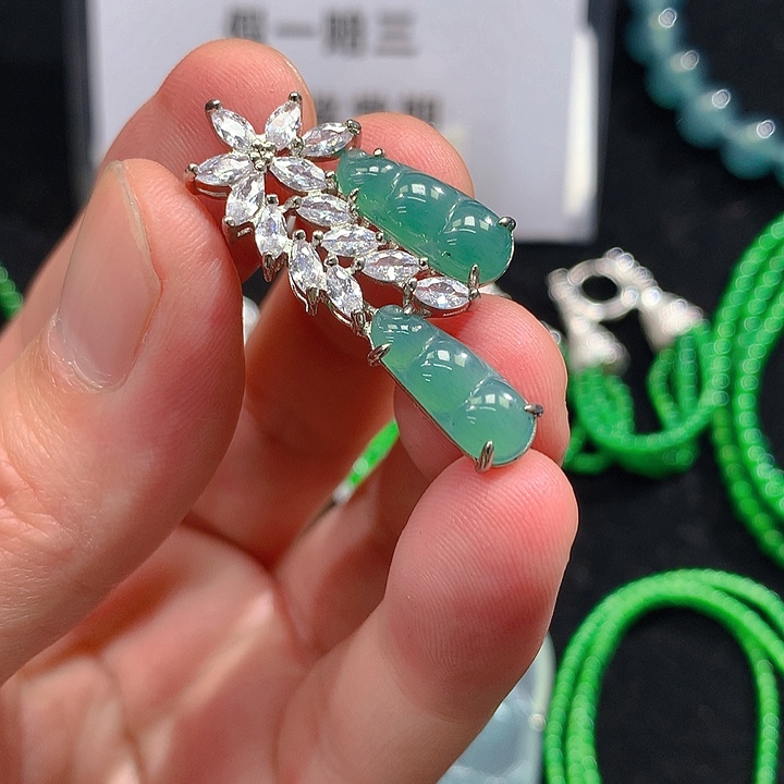 翡翠手链未镶嵌，，，