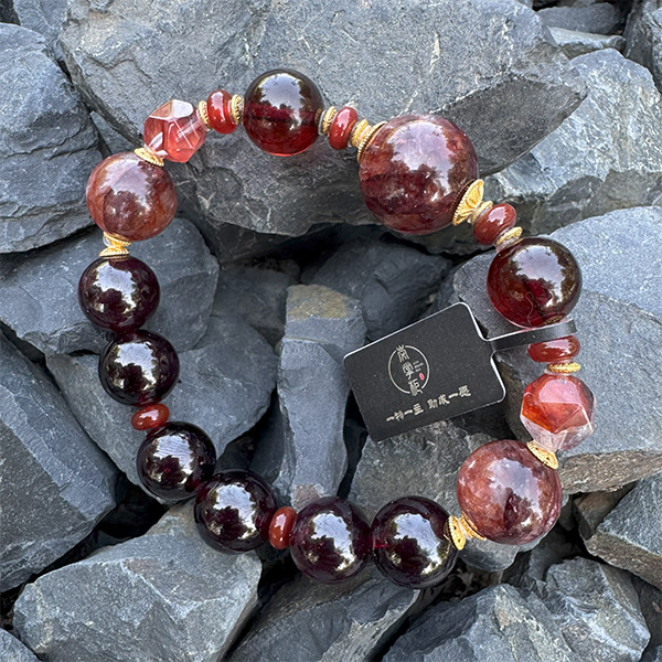 E2595W 「女人花」每个女人都得有一条 石榴石 血珀 胶花