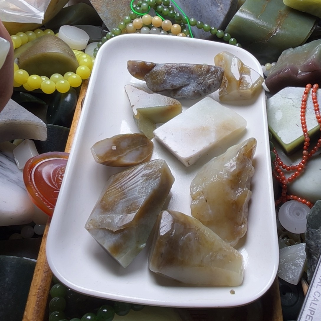 芋***头和田玉（糖玉）未镶嵌挂件