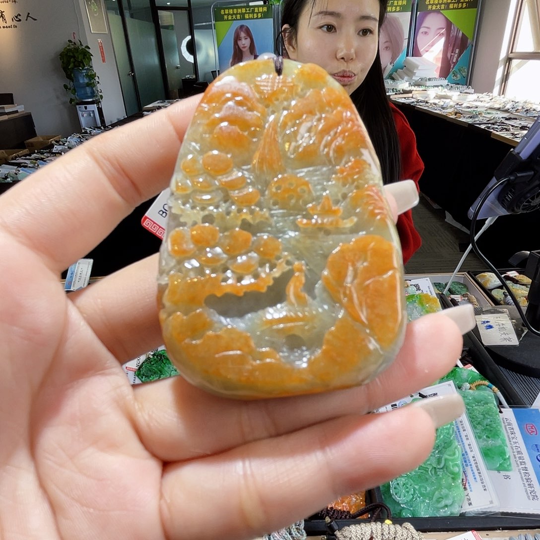 颈饰未镶嵌翡翠一