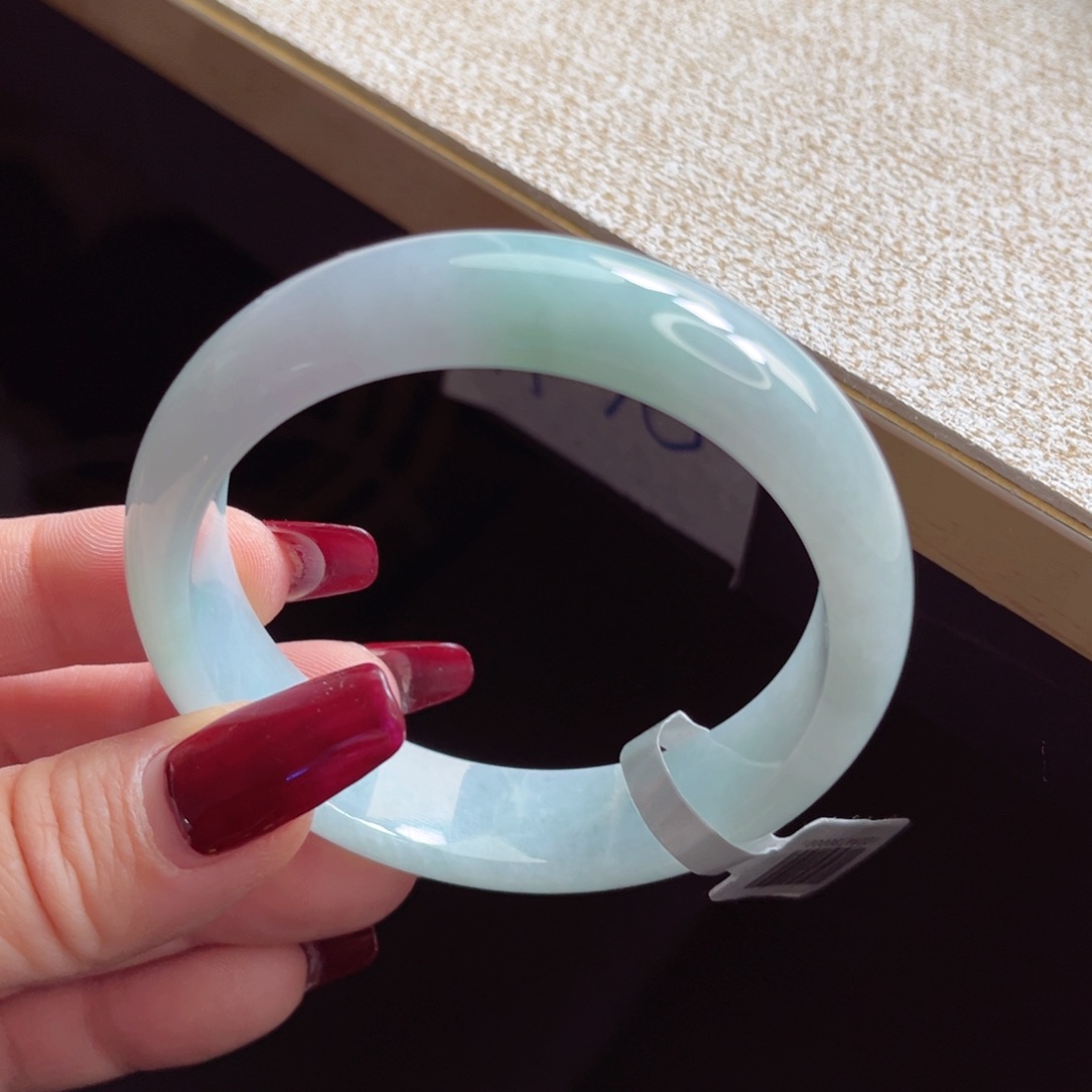 翡翠手镯未镶嵌手镯