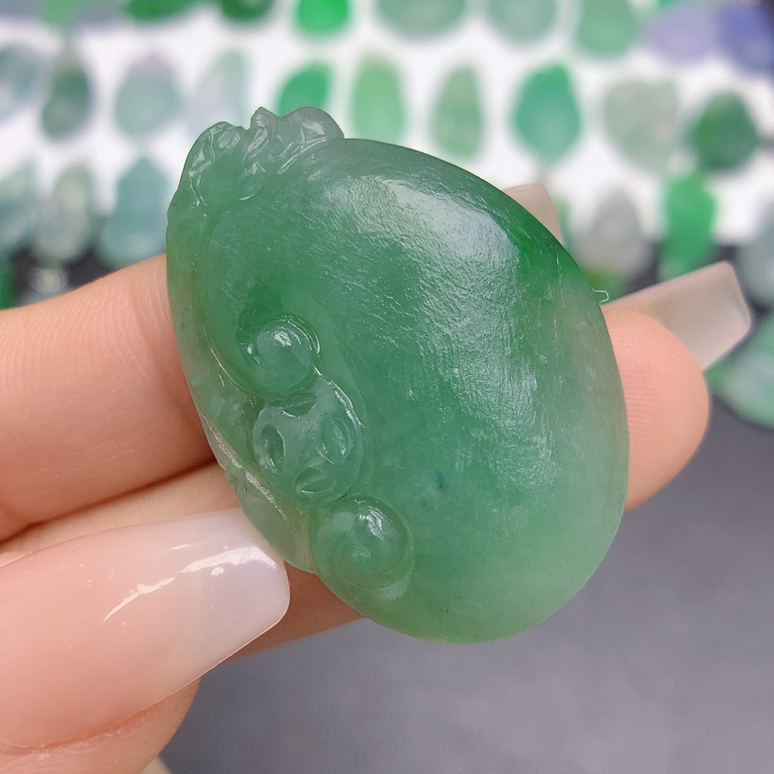 定制翡翠未镶嵌如意