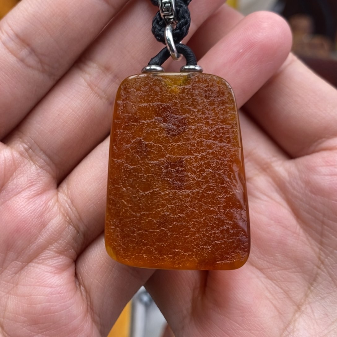 琥珀吊坠(赠链)未镶嵌