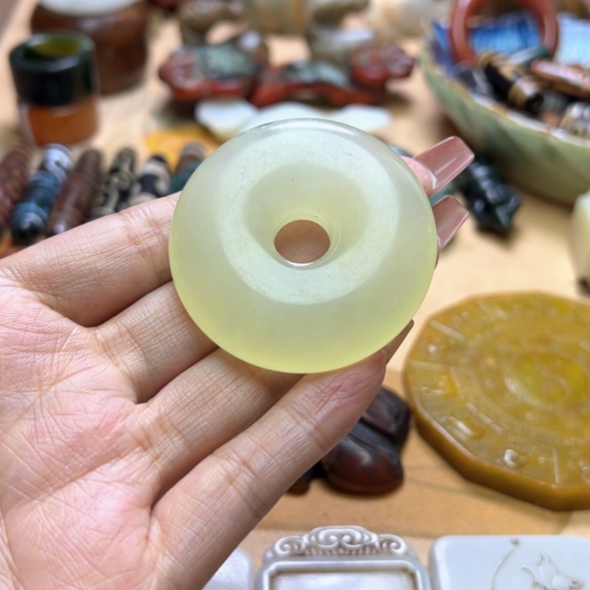 【闪购商品】蛇纹石玉颈饰未镶嵌