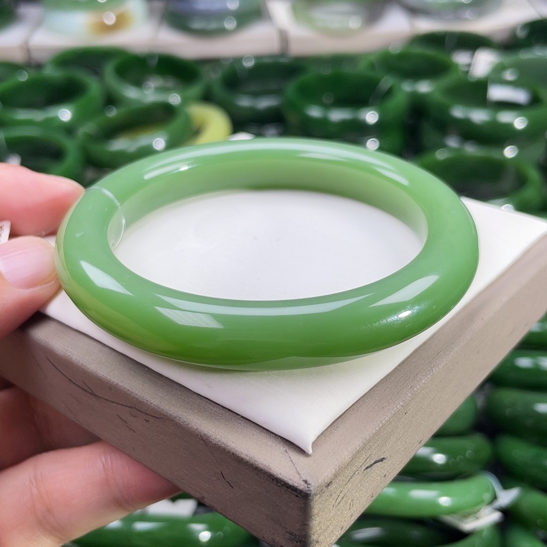 和田玉（碧玉）手镯未镶嵌